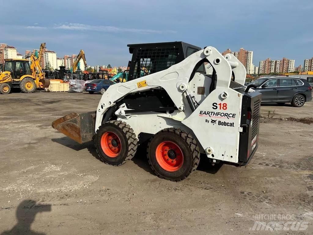 Bobcat S18  스키드로더