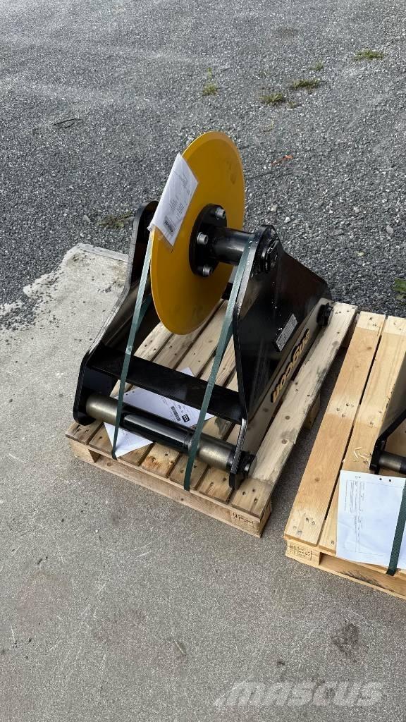 Engcon TC33 S70 절단기