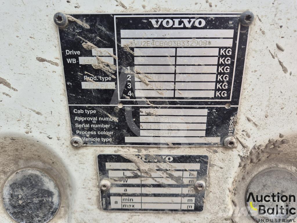 Volvo FL618 도로 청소차