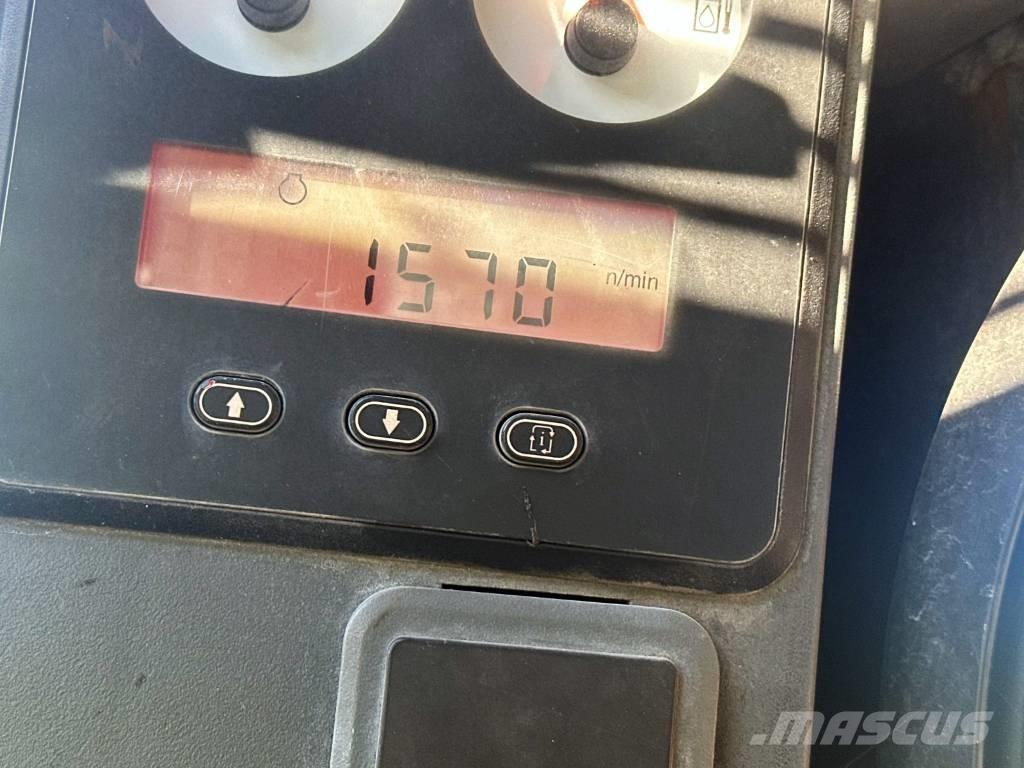 CAT 246 C  스키드로더