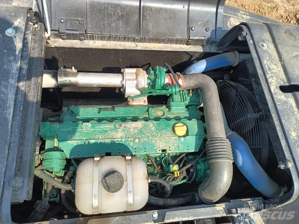 Volvo EC 210 중형굴삭기 7톤-28톤