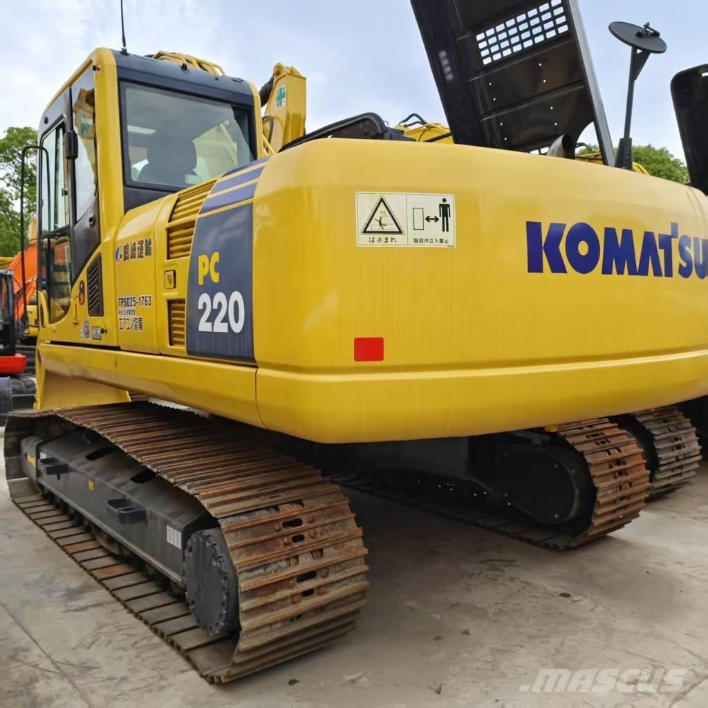Komatsu PC 220-8 대형 굴삭기 29톤 이상