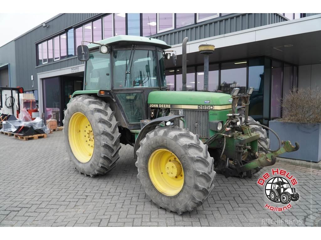 John Deere 2850 트랙터