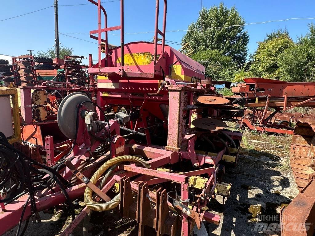 Väderstad Rapid400F 드릴