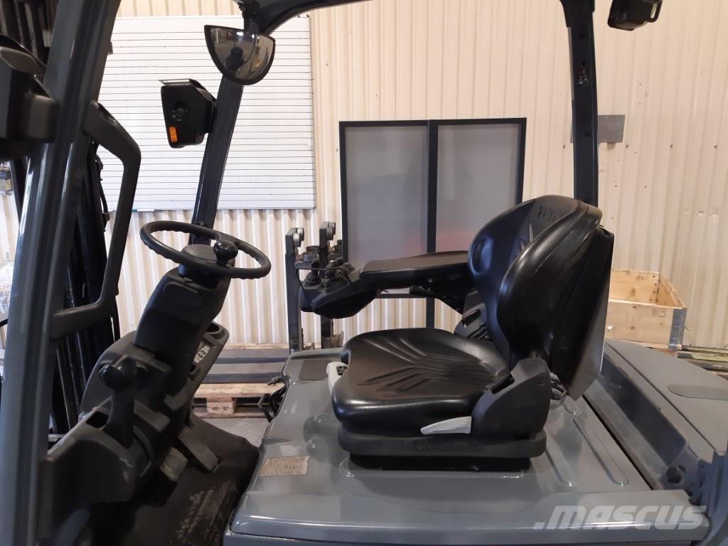 Toyota 8FBMT18 전동 지게차