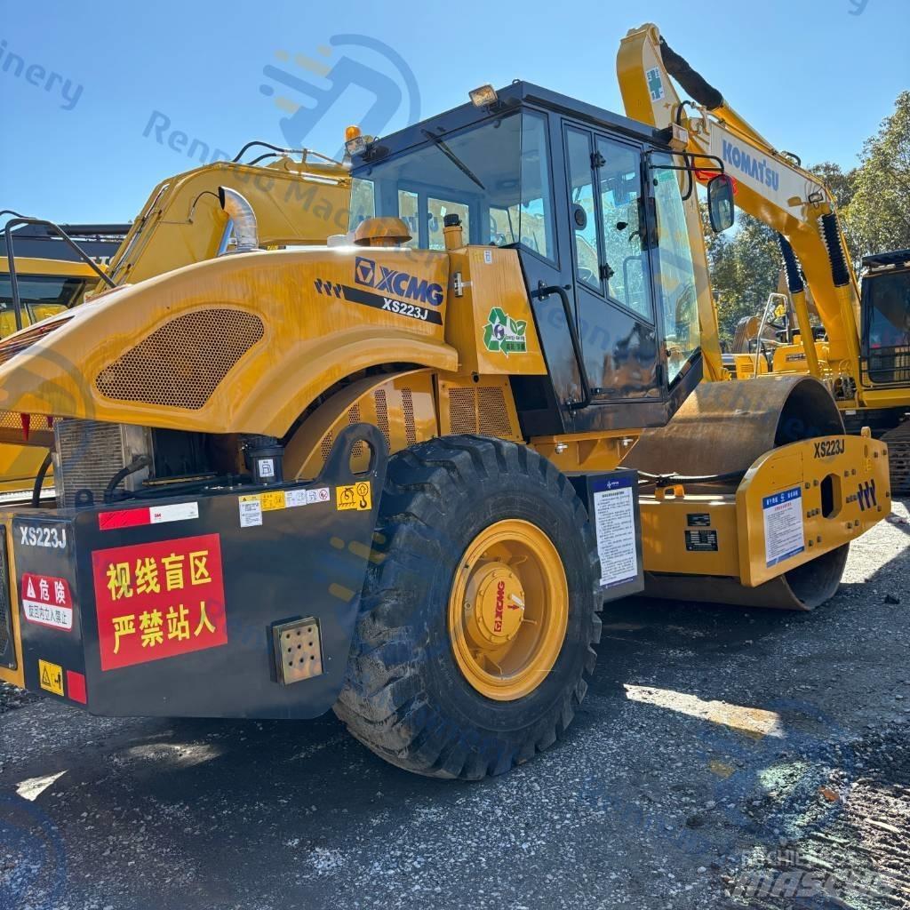 XCMG XS223J 싱글 드럼 롤러