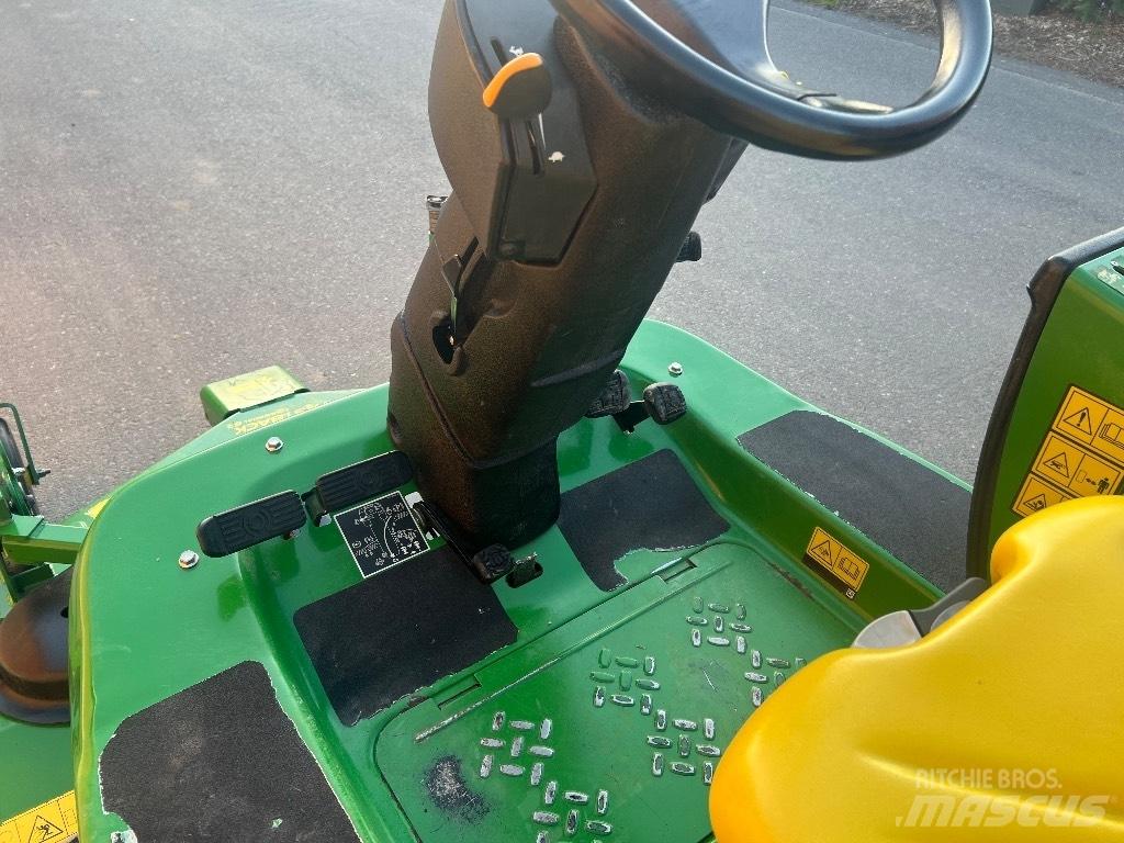 John Deere 1550 탑승형 잔디깎기