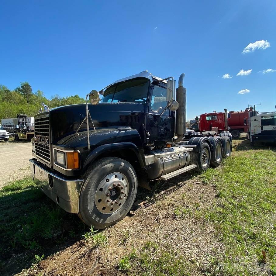 Mack CHN613 트랙터 유닛