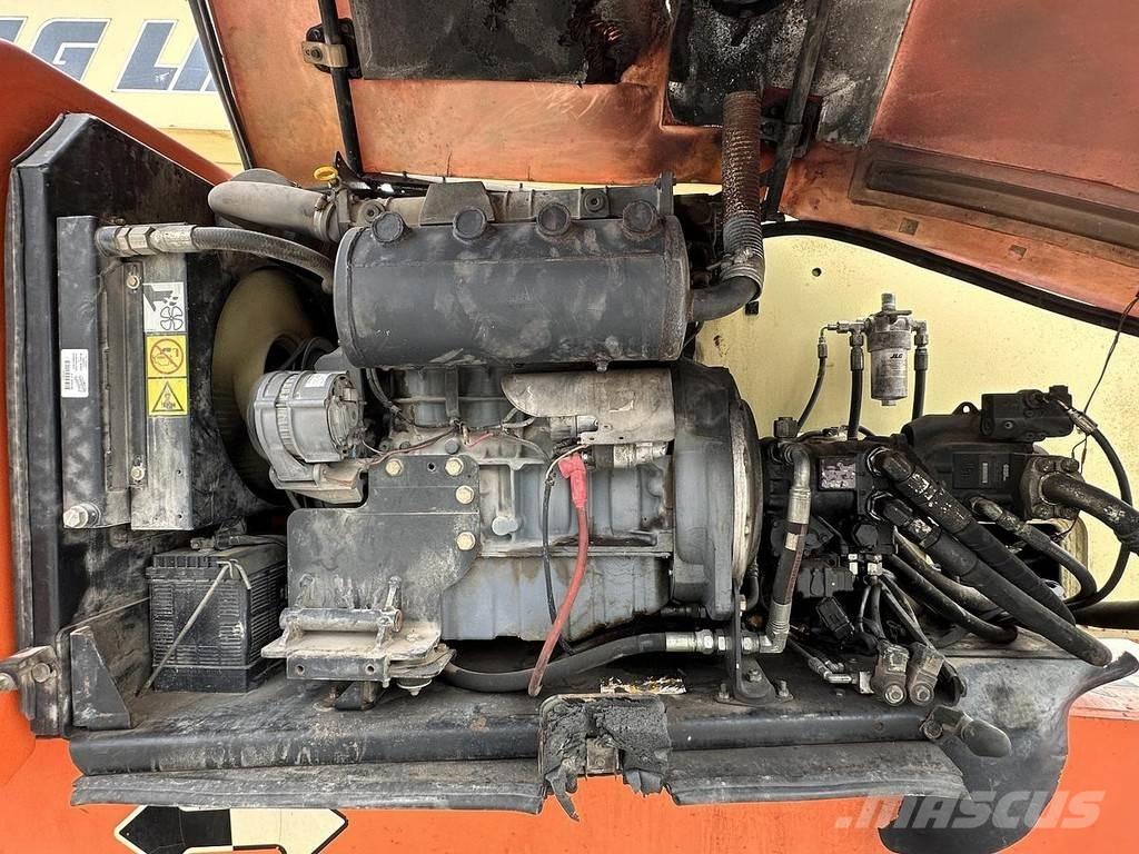 JLG 800AJ 관절형 전동이동 리프트