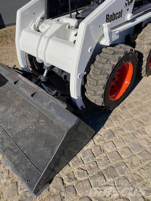 Bobcat S 130 미니 로더