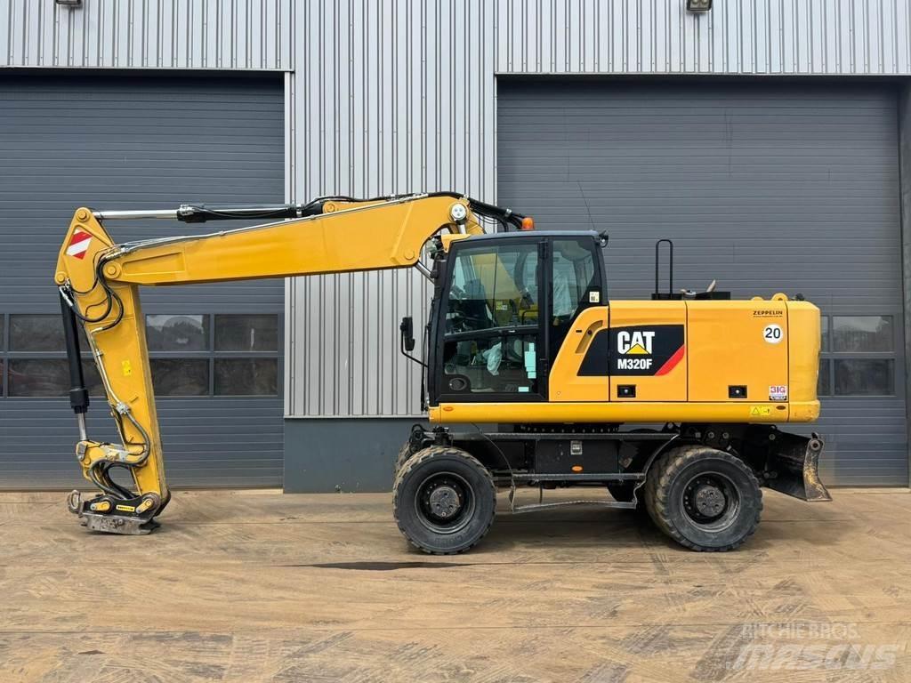 CAT M320F  휠 굴삭기