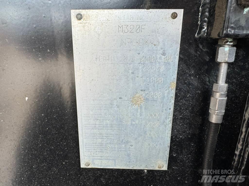 CAT M320F  휠 굴삭기