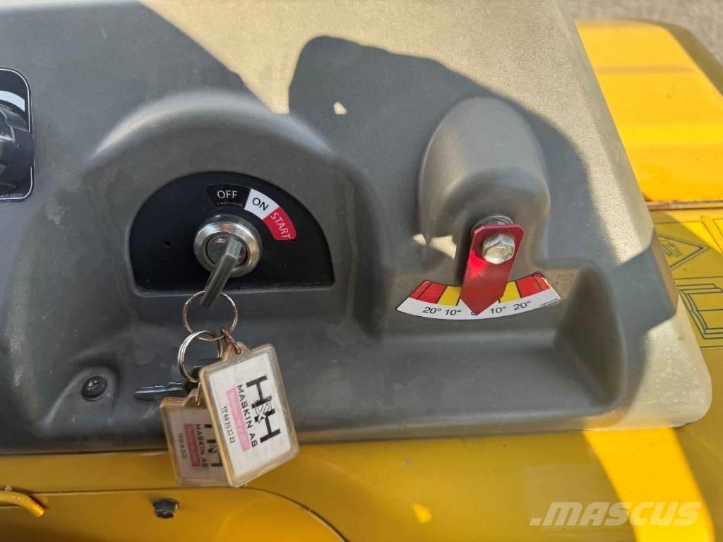 Yanmar C30R-3TV  궤도식 덤프