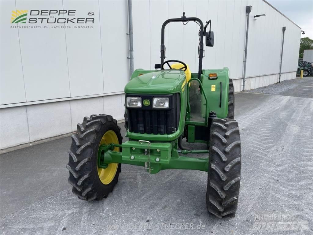 John Deere 5055E 트랙터
