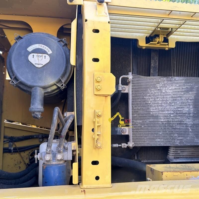 Komatsu PC 200-8 대형 굴삭기 29톤 이상