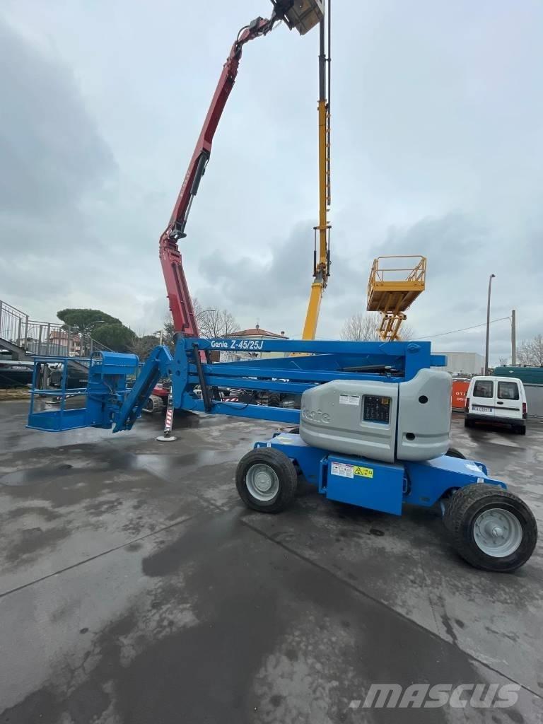 Genie Z 45/25 BI 관절형 전동이동 리프트