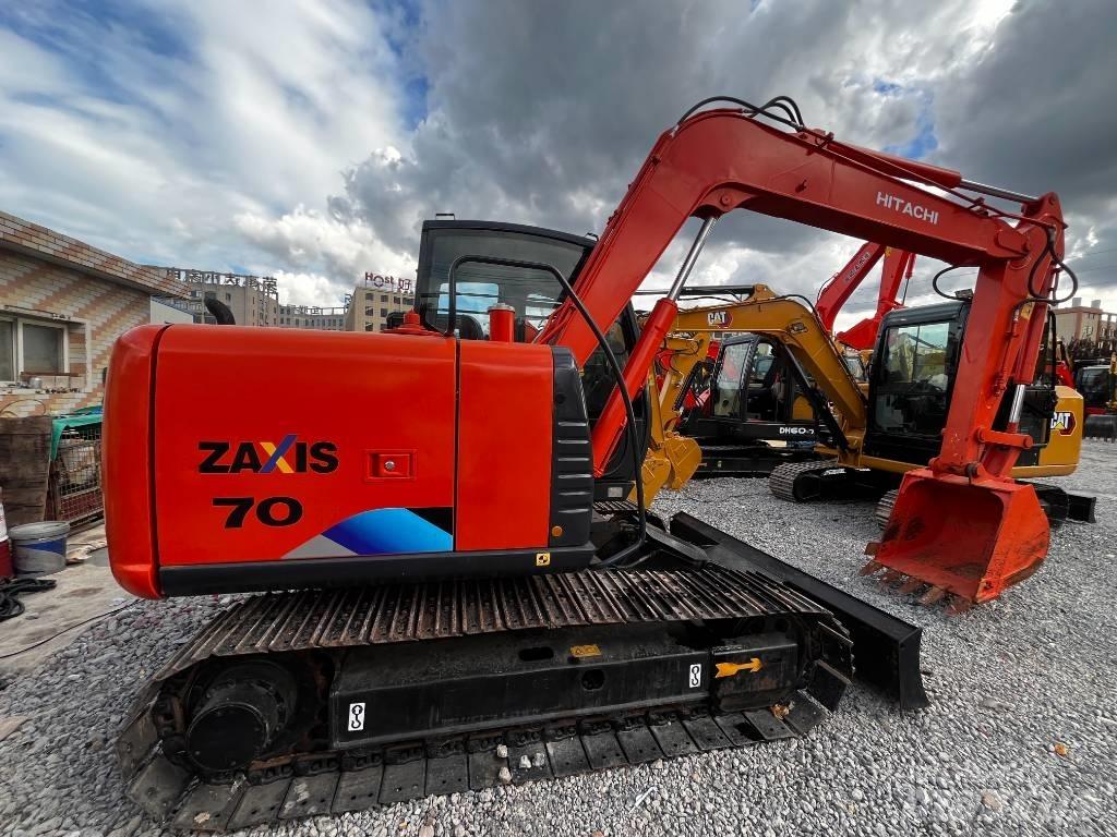 Hitachi ZX 70 중형굴삭기 7톤-28톤