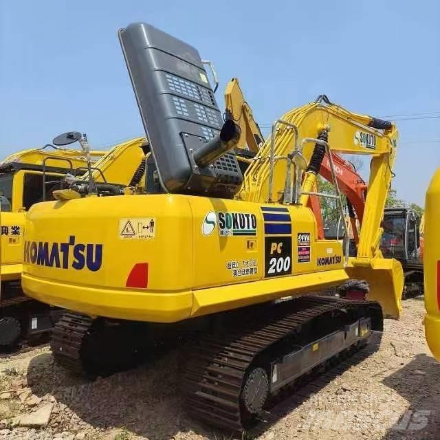 Komatsu PC 200-8 중형굴삭기 7톤-28톤