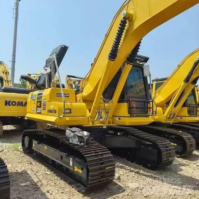 Komatsu PC 200-8 중형굴삭기 7톤-28톤