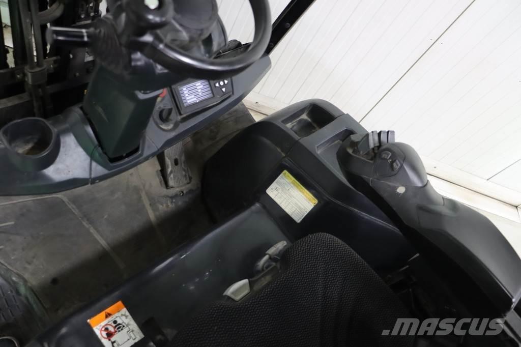 CAT EP35N 전동 지게차