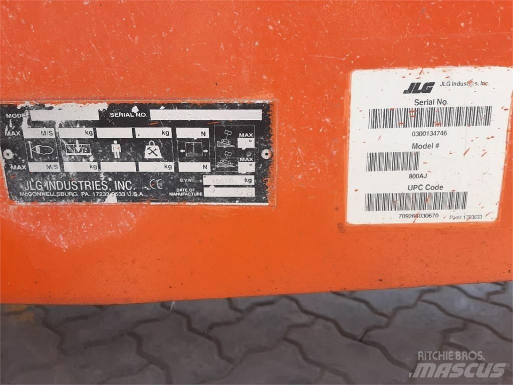 JLG 800AJ 관절형 전동이동 리프트