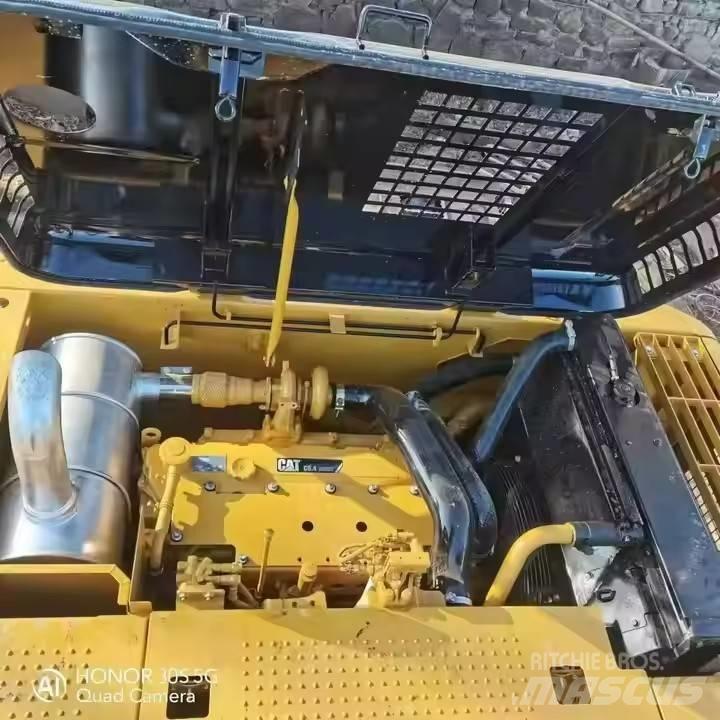 CAT 320D2 대형 굴삭기 29톤 이상