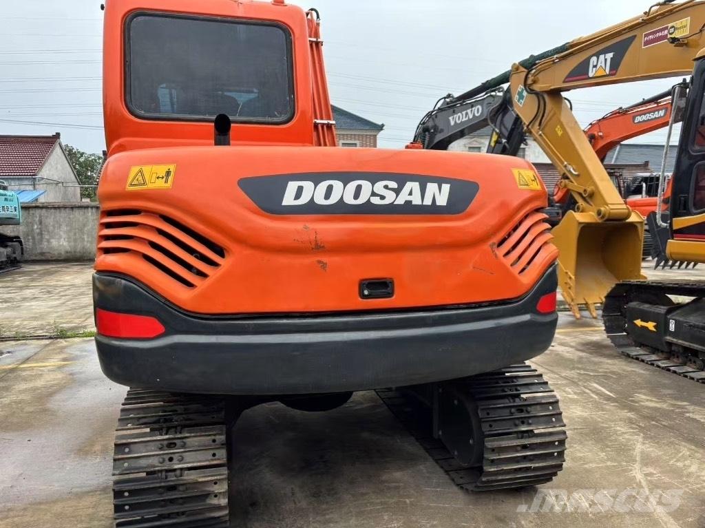 Doosan DX 75-9 소형 굴삭기 7톤 미만