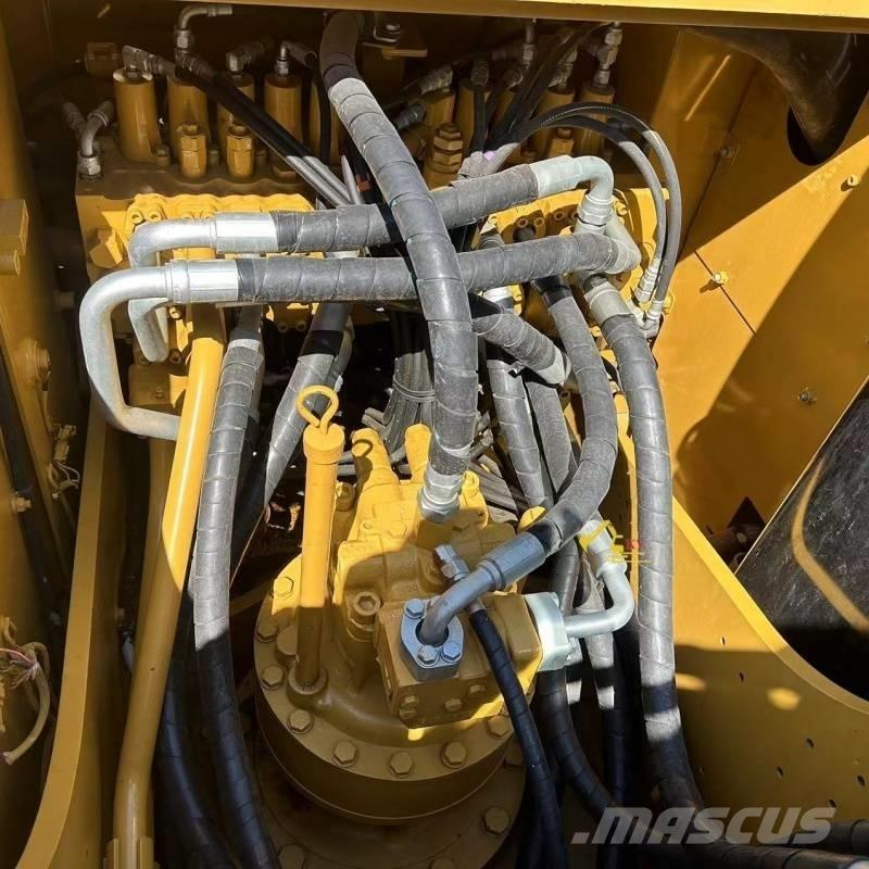 CAT 320 D 대형 굴삭기 29톤 이상