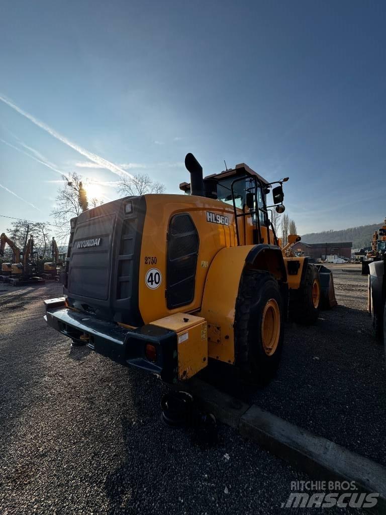 Hyundai HL 960  휠로우더
