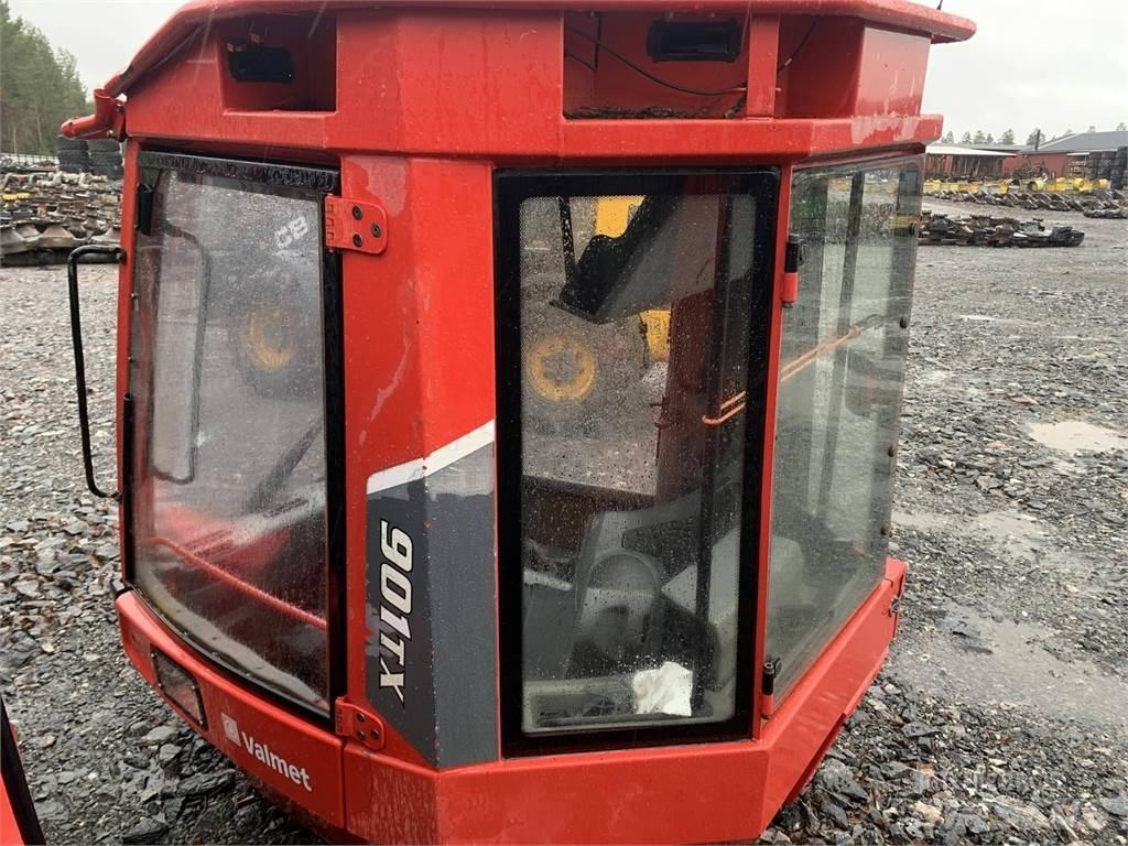Komatsu 901TX 캐빈 및 인테리어