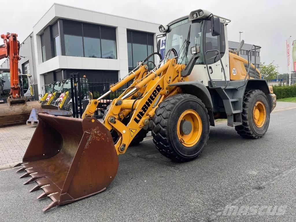 Liebherr L524  휠로우더