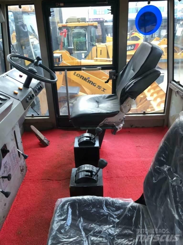 XCMG XP301 공기 타이어 롤러