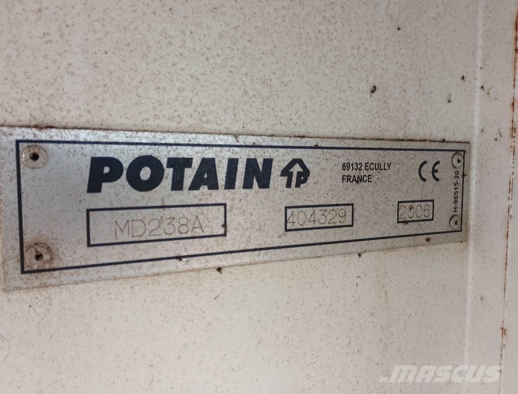Potain MD238A-J10 타워 크레인