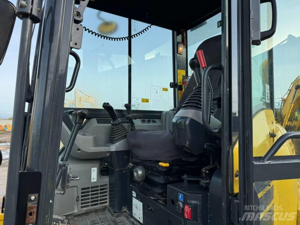 Komatsu PC80MR-5 소형 굴삭기 7톤 미만