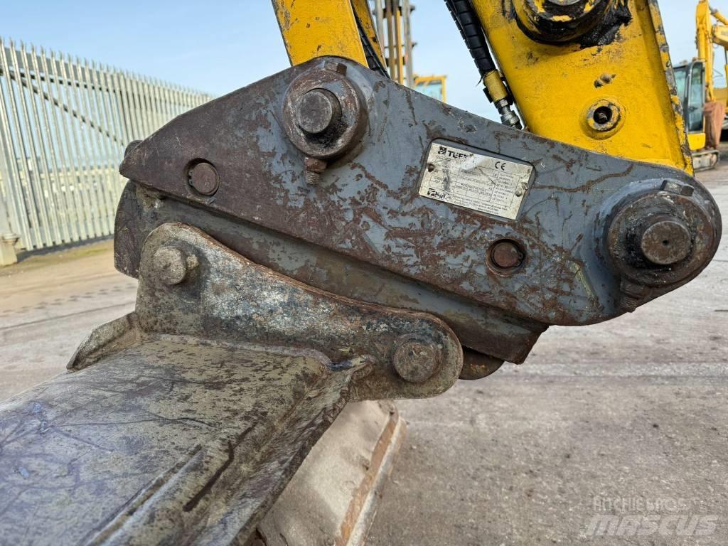 Komatsu PC80MR-5 소형 굴삭기 7톤 미만