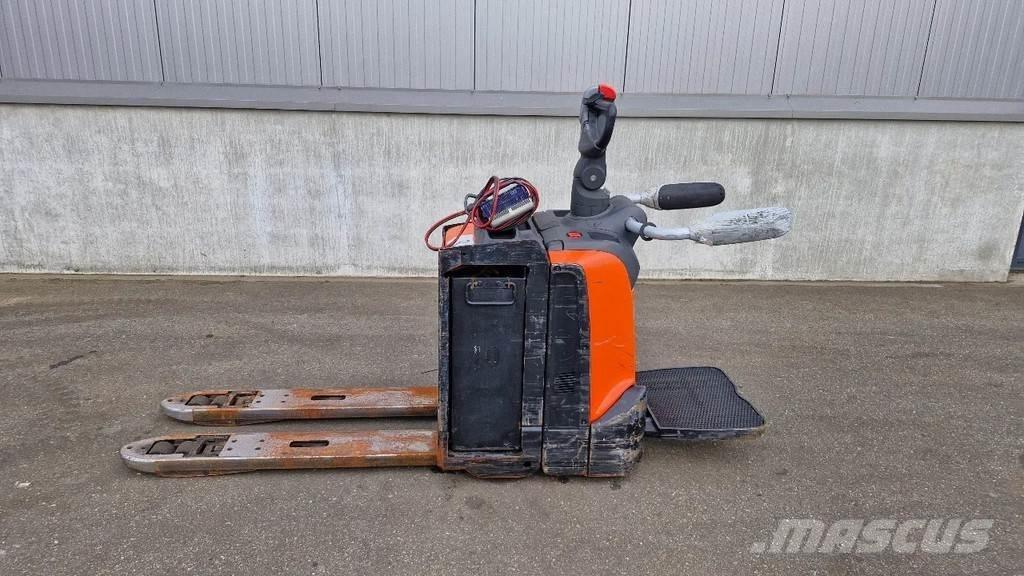 BT LPE 250 전동 지게차