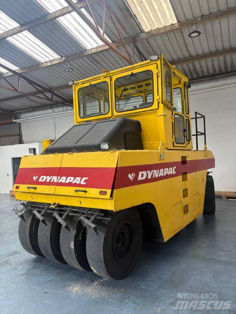 Dynapac CP 271 공기 타이어 롤러