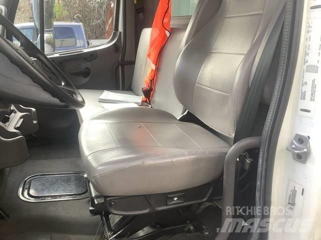 Freightliner M2 탑차 트럭