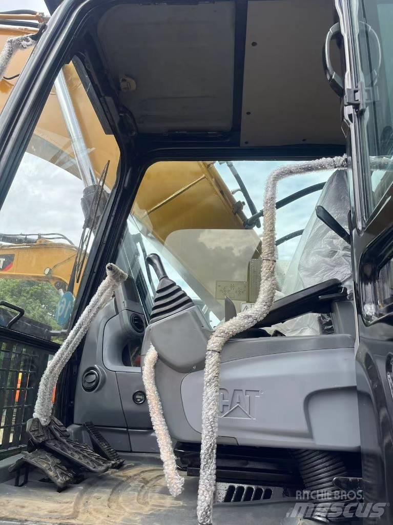 CAT 320 D 대형 굴삭기 29톤 이상