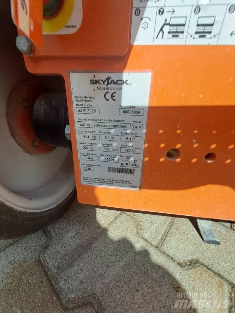 SkyJack SJIII 3220 가위형 리프트