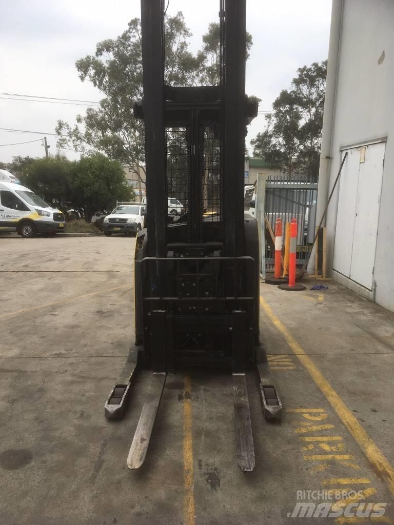 Hyster N35ZDR 리치 트럭