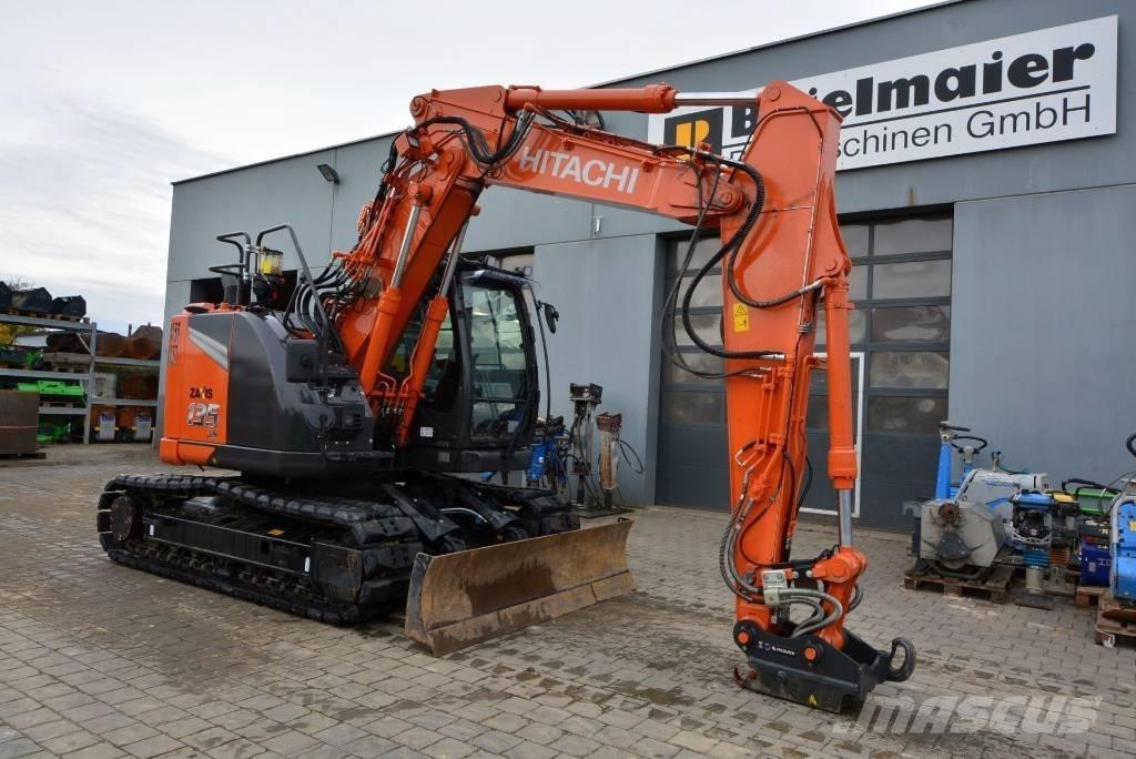 Hitachi ZX 135 US-7 대형 굴삭기 29톤 이상