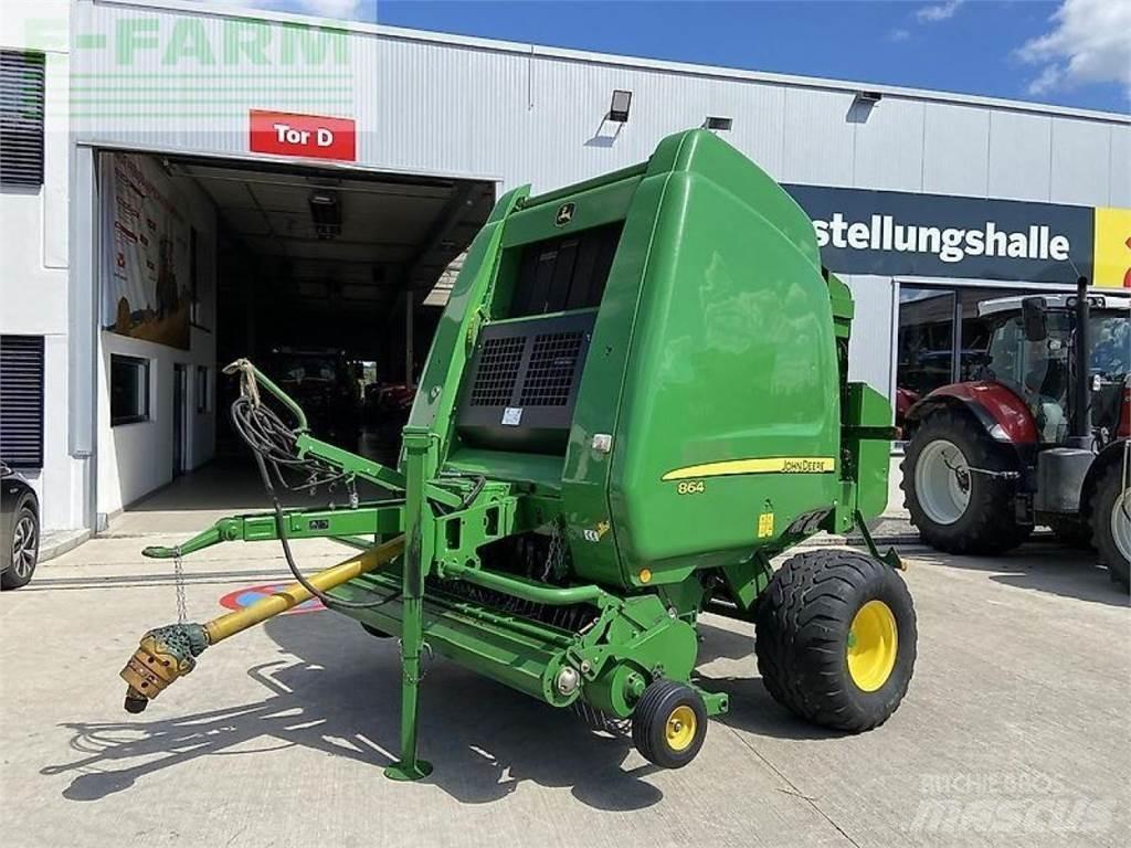 John Deere 864 각형 곤포기