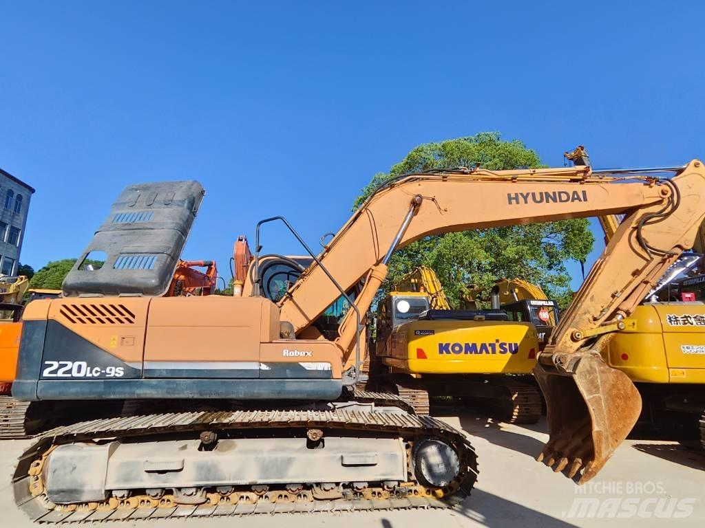 Hyundai Robex 220 LC 대형 굴삭기 29톤 이상