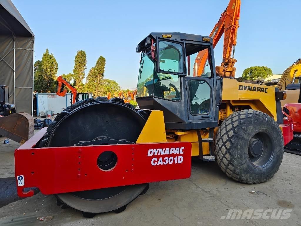 Dynapac CA 301 D 싱글 드럼 롤러