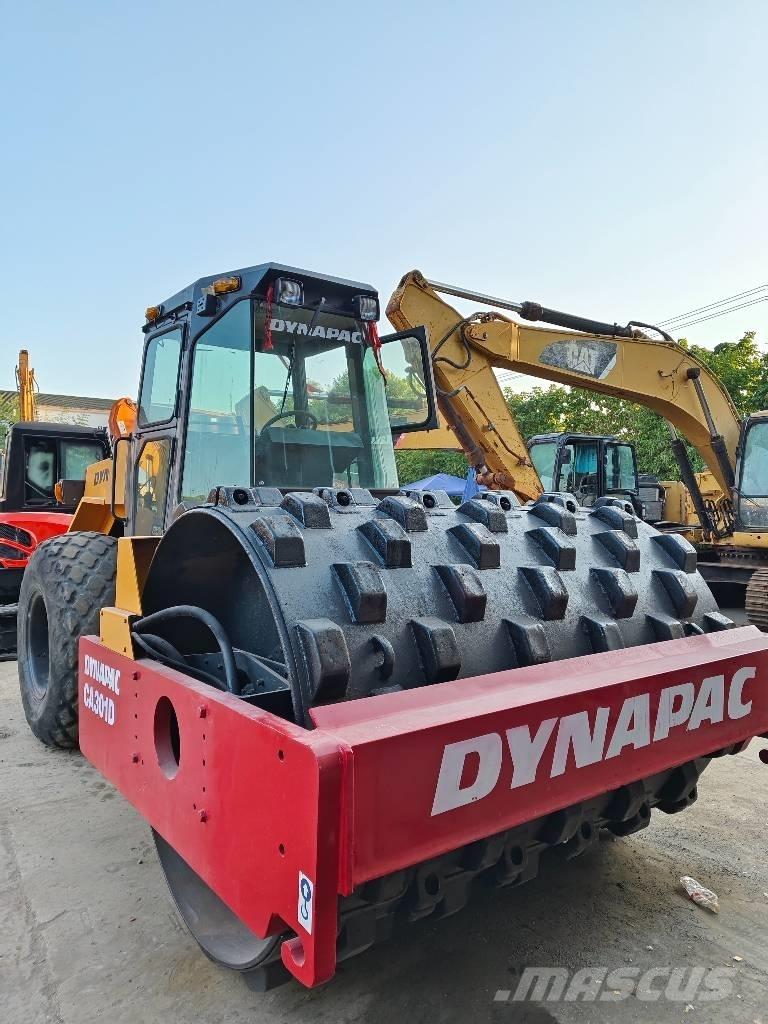 Dynapac CA 301 D 싱글 드럼 롤러