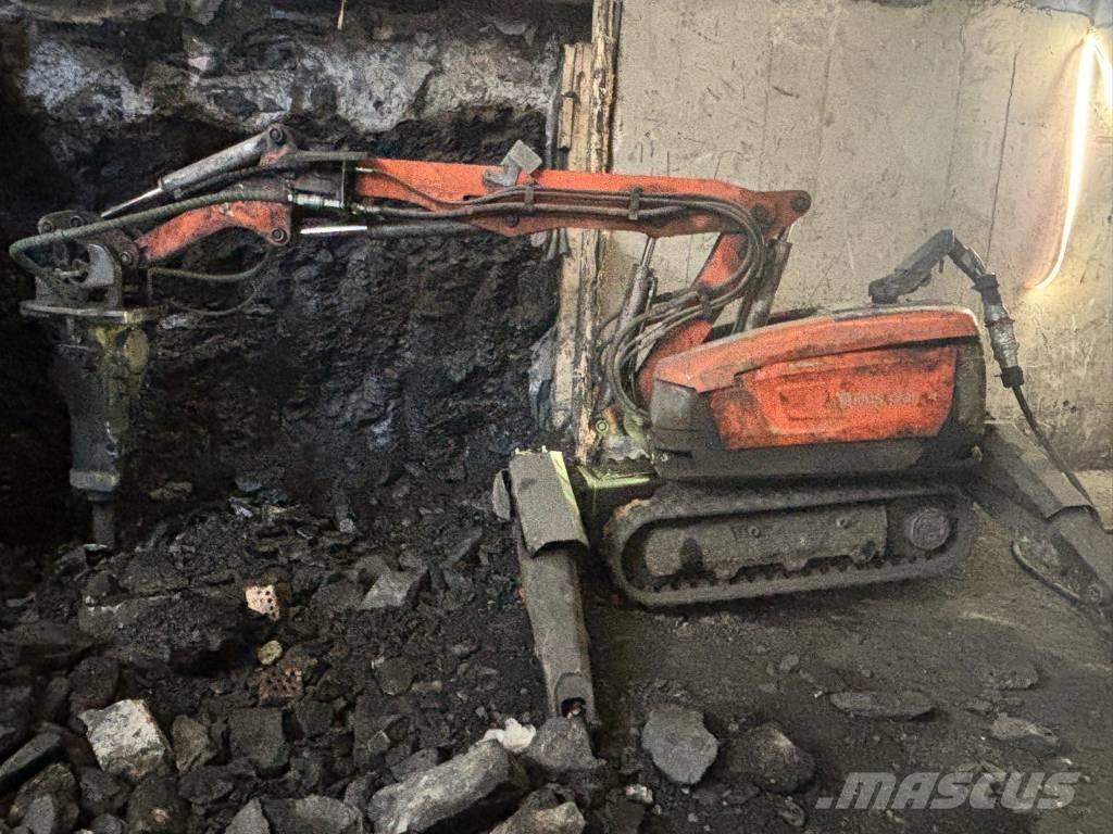 Husqvarna DXR 300 파쇄용 굴삭기