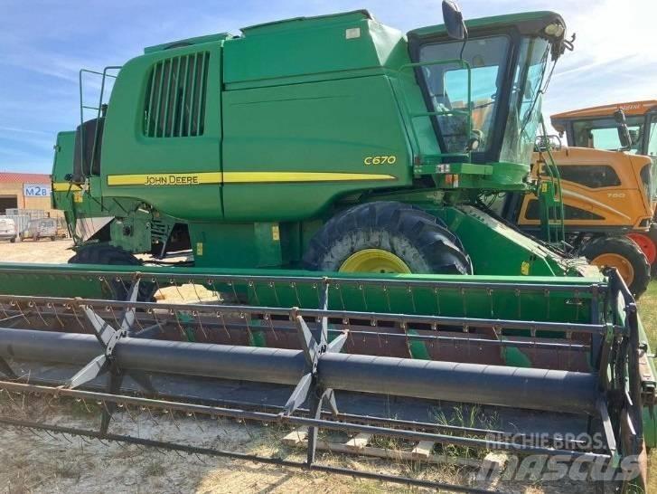 John Deere C 670 콤바인 수확기
