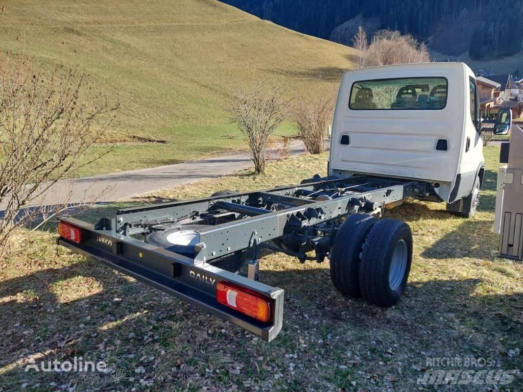 Iveco Daily 70C21 새시 운전실 트럭