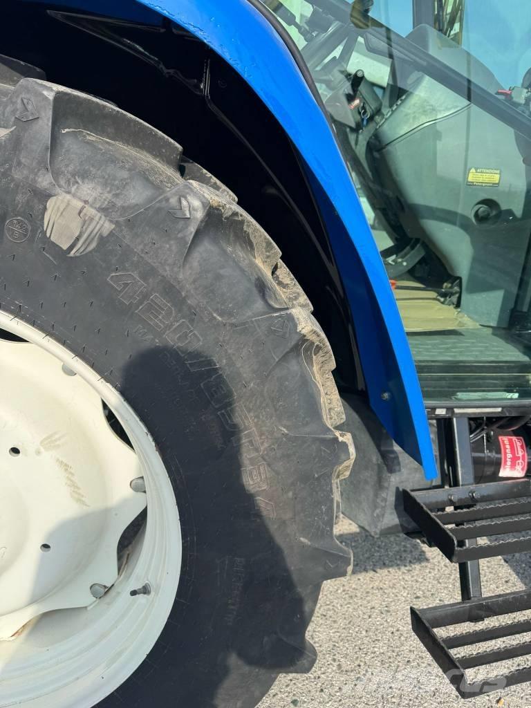 New Holland TL 90 A 트랙터